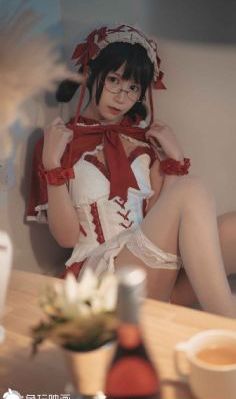 美女校花张开腿让我电影